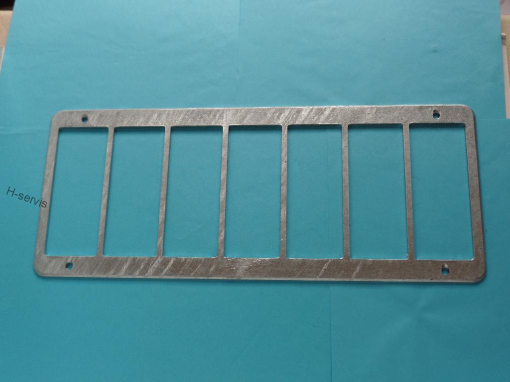 Mřížka koncových světel 480x195x4mm